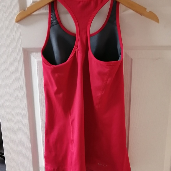 Nike tank top - Picture 3 of 3